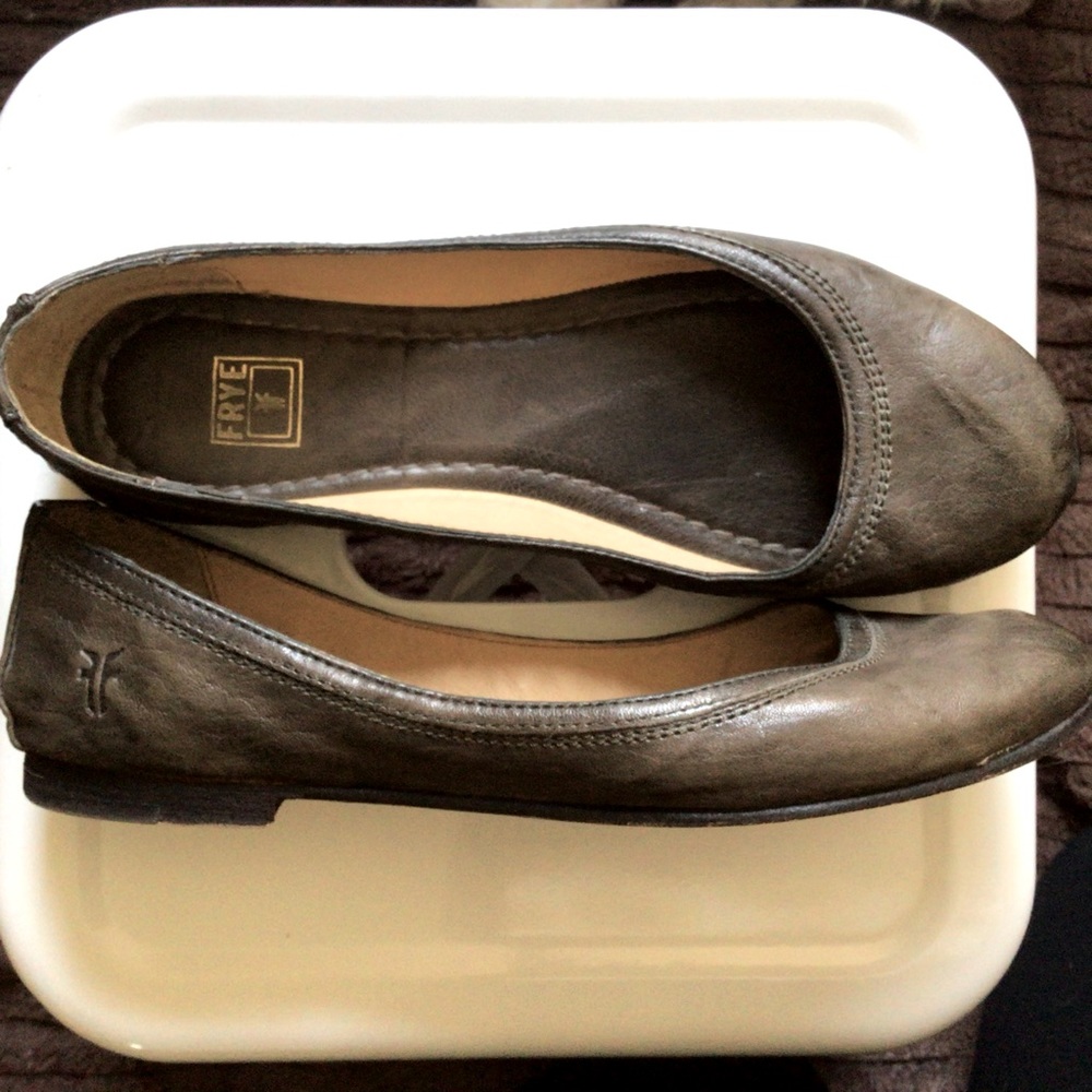 Frye Carson Ballet Flats 7.5 grey charcoal